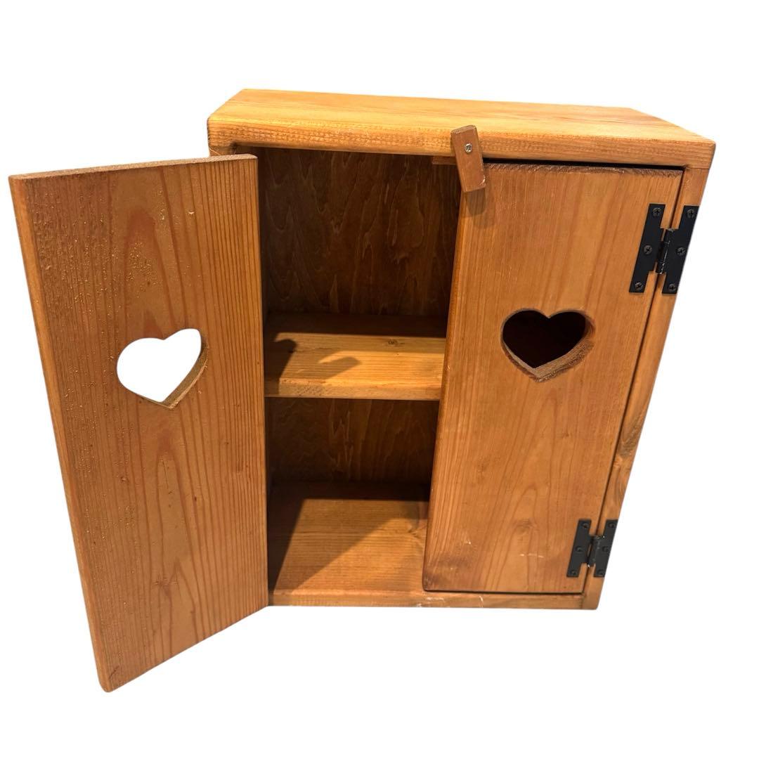 カントリー家具 ハート型扉付きキャビネット