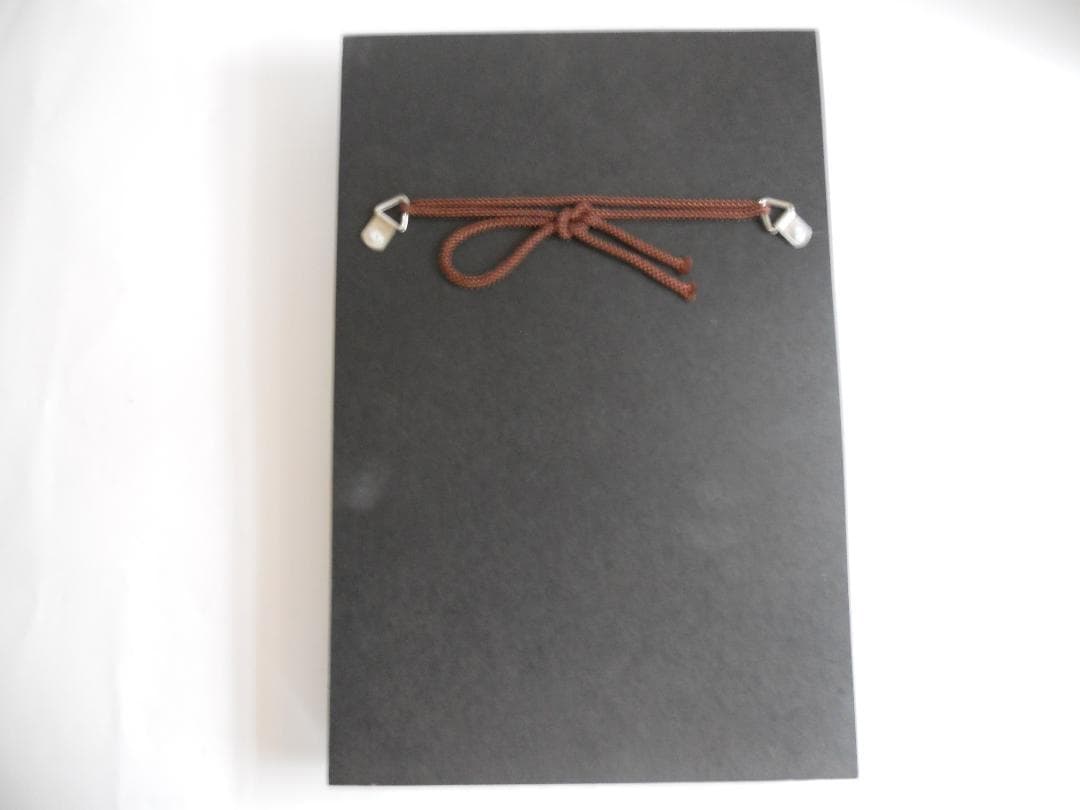 蝶 背戸窯 加藤釥 作 蝶々 希少 陶板 の 壁掛け です。