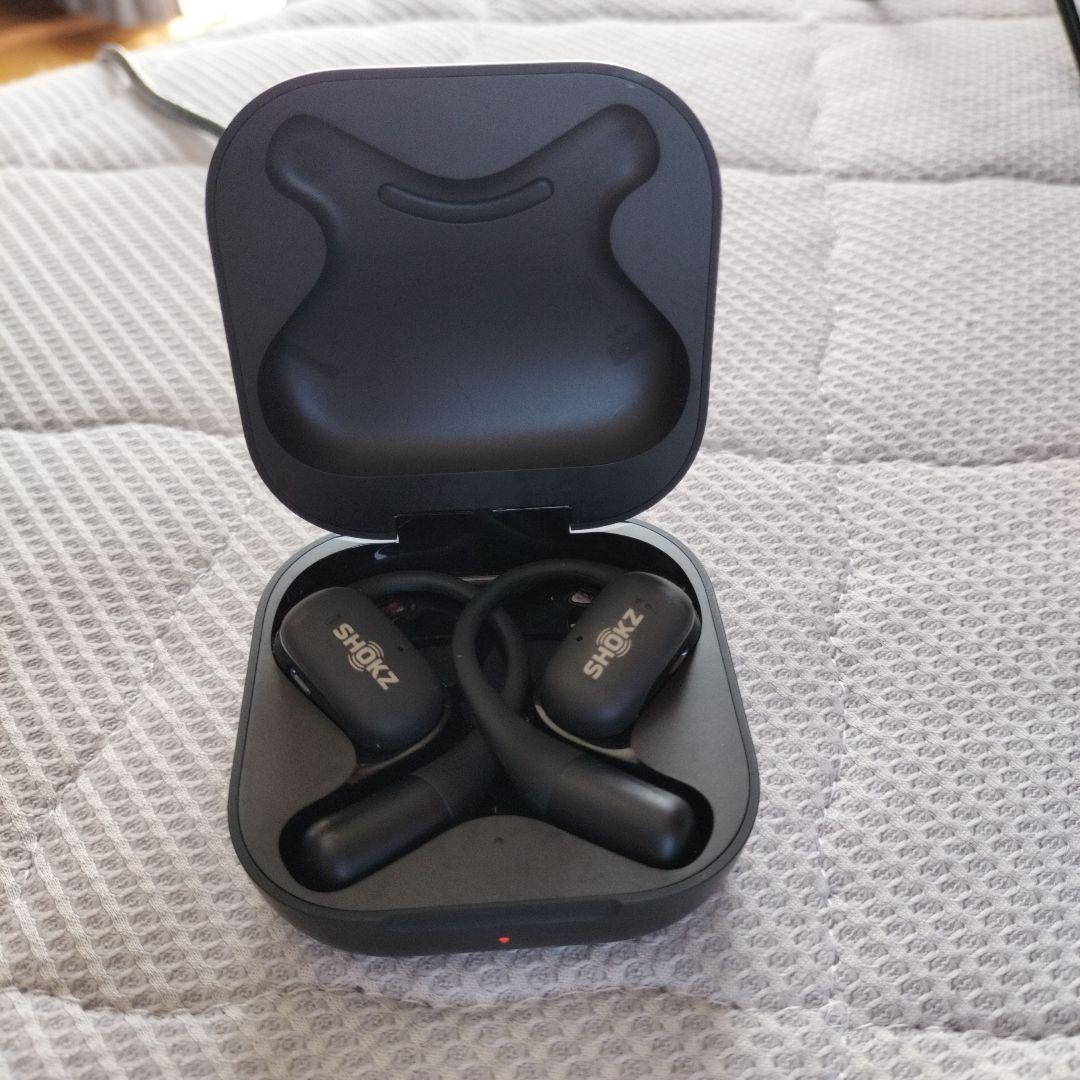SHOKZ ワイヤレスヘッドホン ブラック 充電ケース付き