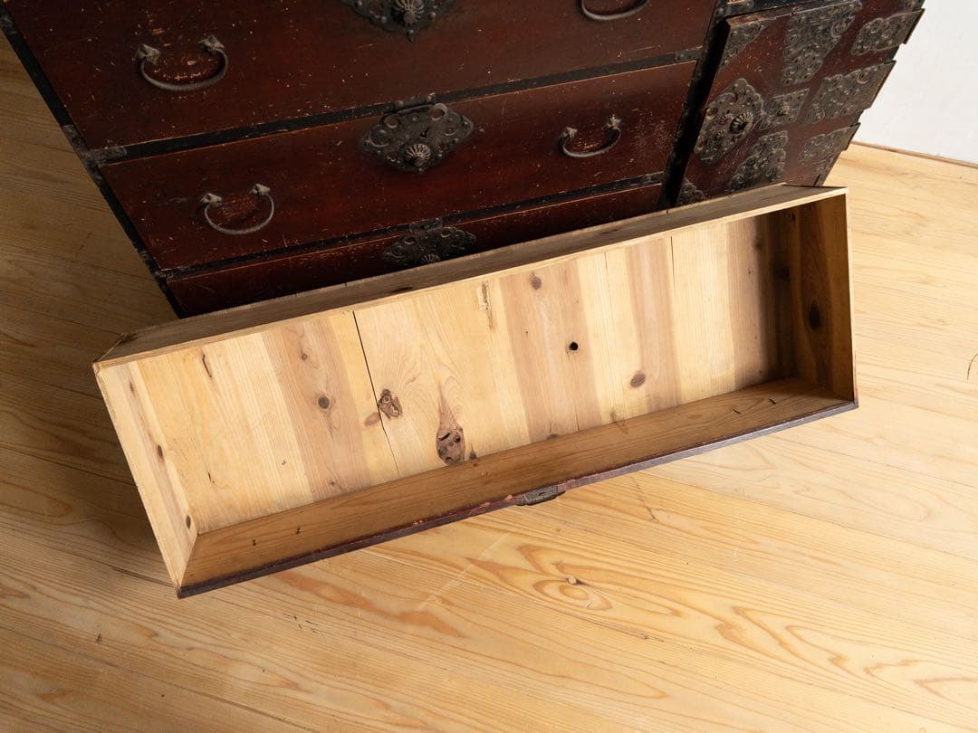 和箪笥　収納棚　4段　漆塗り　骨董　古道具　古家具　和家具　アンティーク