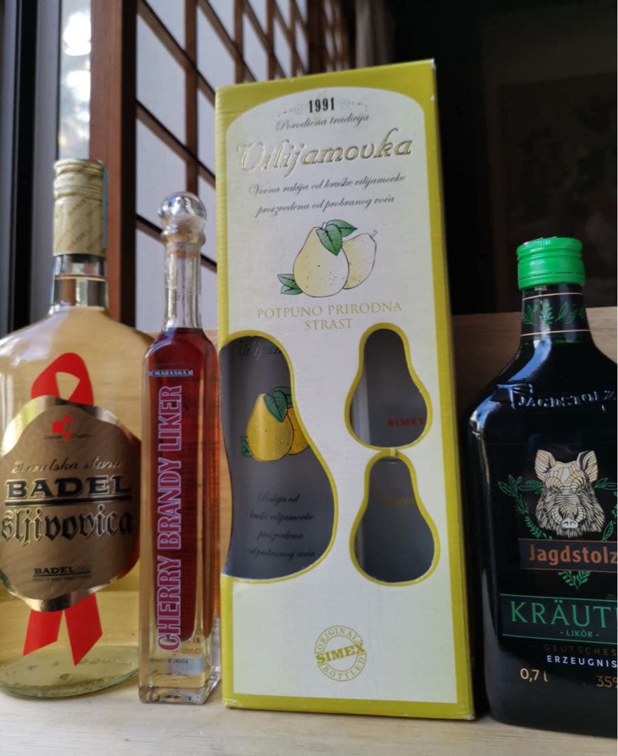 クロアチア ラキア プラム 洋梨ブランデー 海外のアルコール飲料 お土産￼