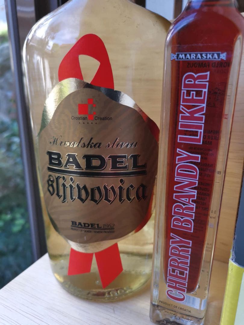 クロアチア ラキア プラム 洋梨ブランデー 海外のアルコール飲料 お土産￼