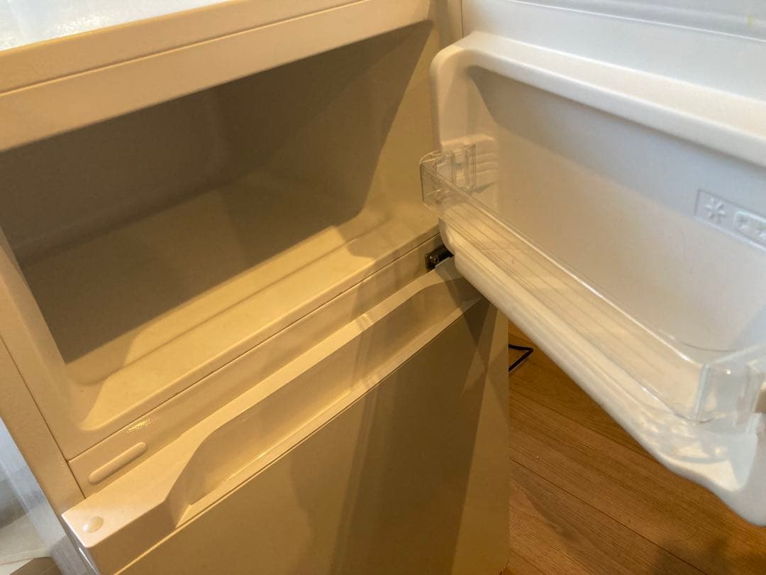 ホワイト小型 2ドア87L冷蔵庫 PRC-B092DーＷ