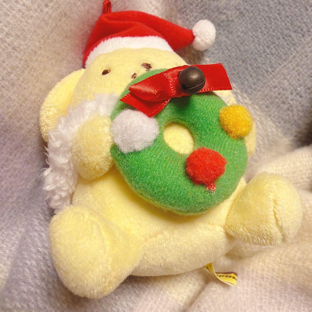 ポムポムプリンカフェ　マスコット　リース持ってる