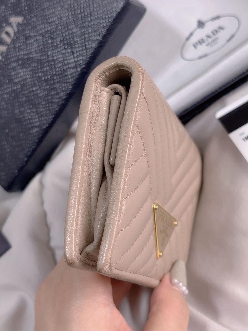 アネモネ♦︎正規店購入＊PRADA プラダ　二つ折り財布＊ナッパー　レザー