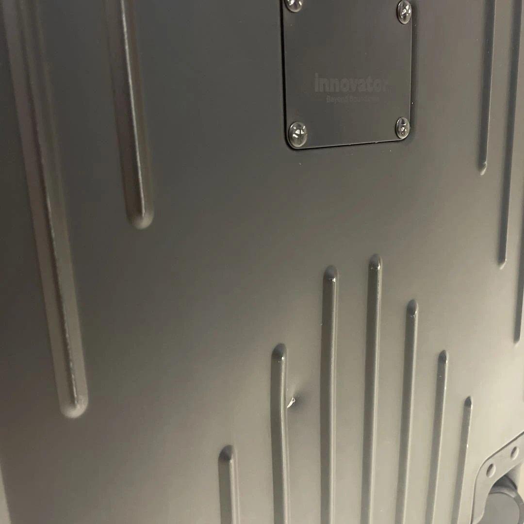 イノベーター　ブラック36L アルミスーツケース