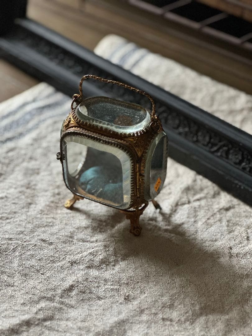 ⚫︎フランスアンティーク⚫︎美しいオルモル調装飾 厚ガラスのジュエリーケース 希少