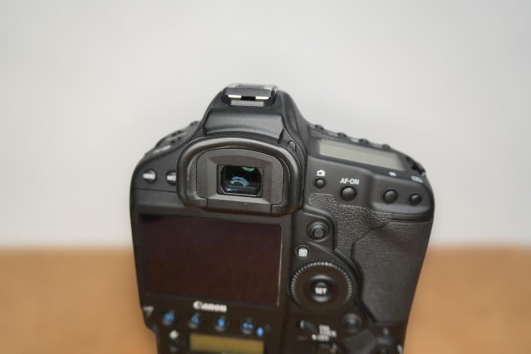 EOS 1DX(無印)/純正バッテリ、CFメディア、他付属品