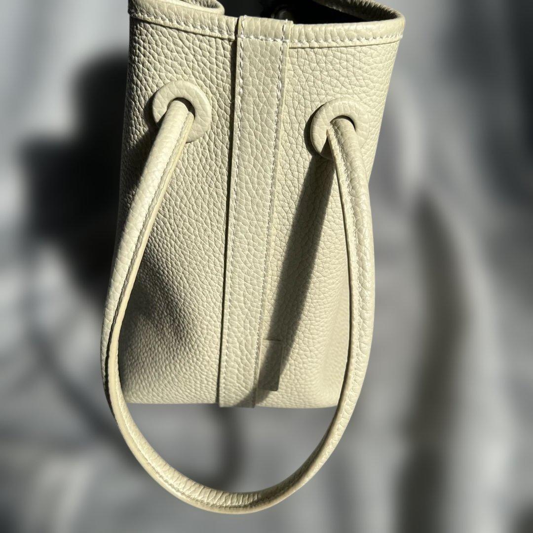 今週限定価格！VASIC ボンド ミニ ハンドバッグ ミュゲ