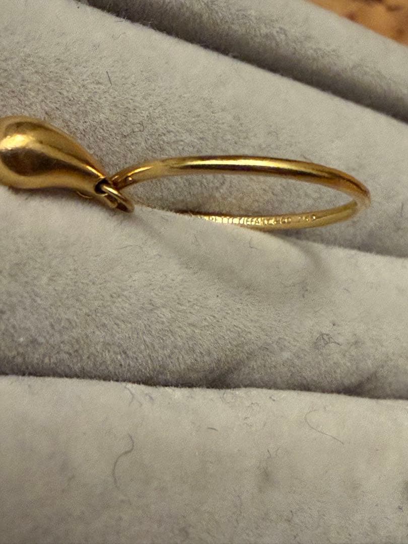 ティファニー　ティアドロップ　K18