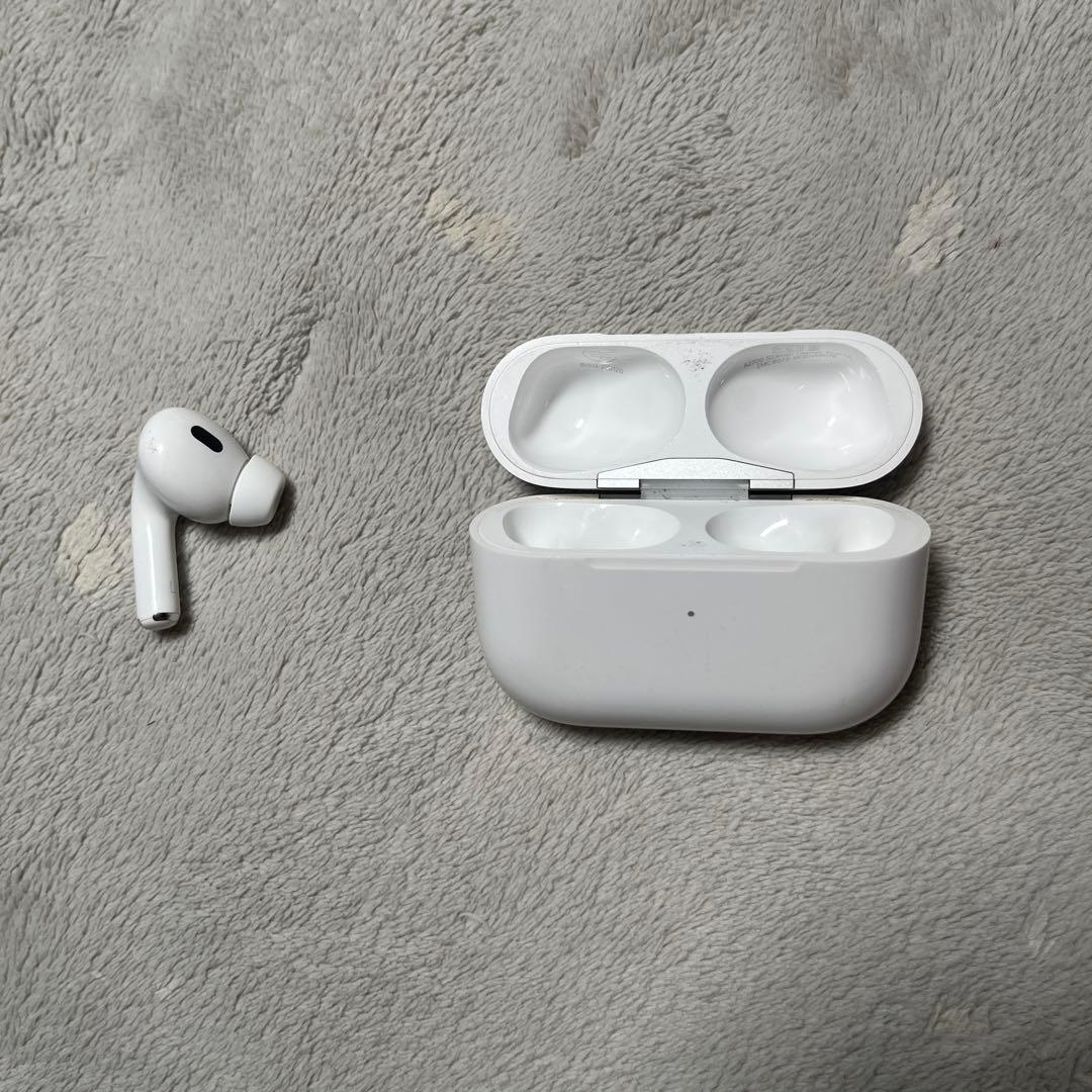 AirPods Pro 第2世代　本体と左耳のみ