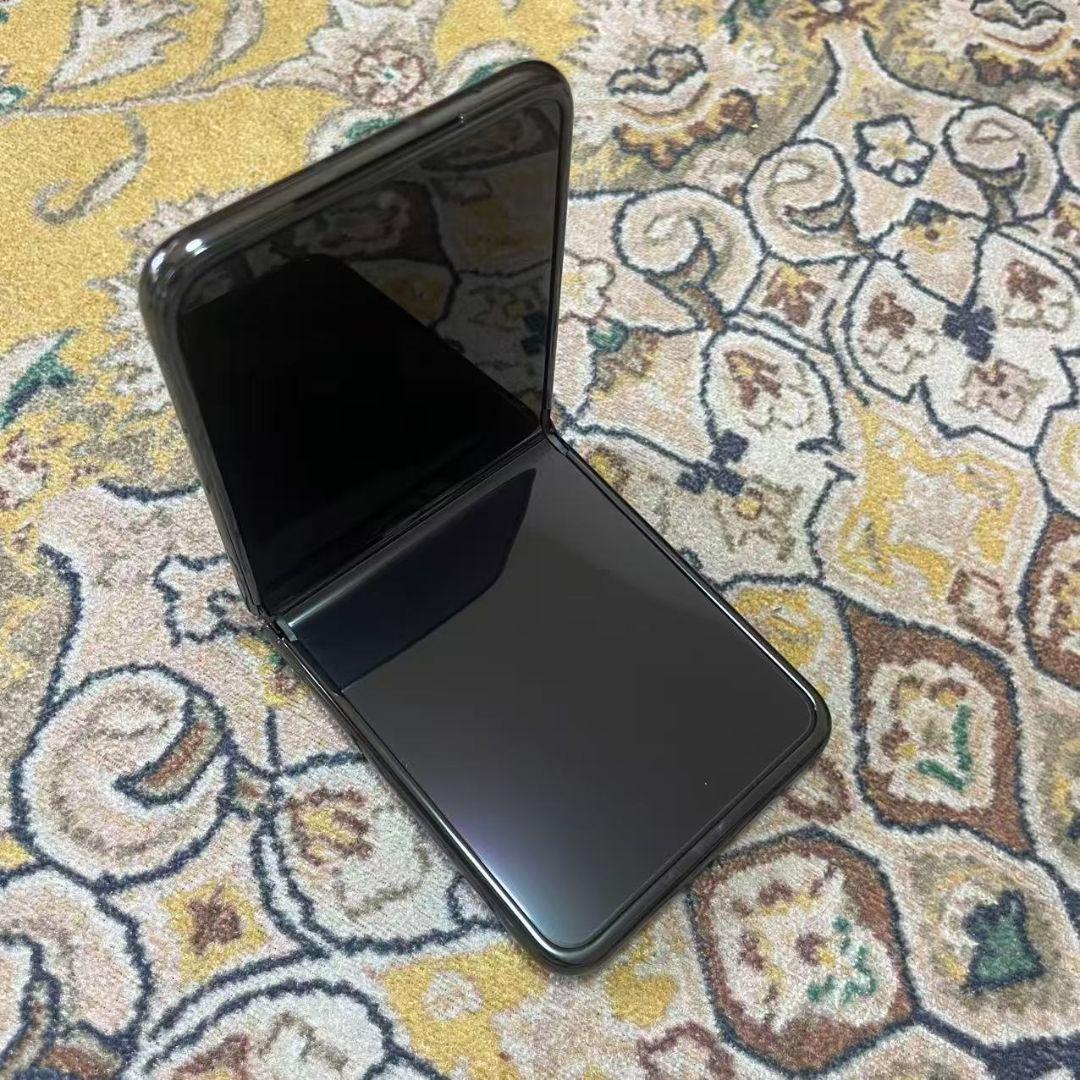 美品　モトローラmoto razr 40 Ultra　本体　ブラックSIMフリー