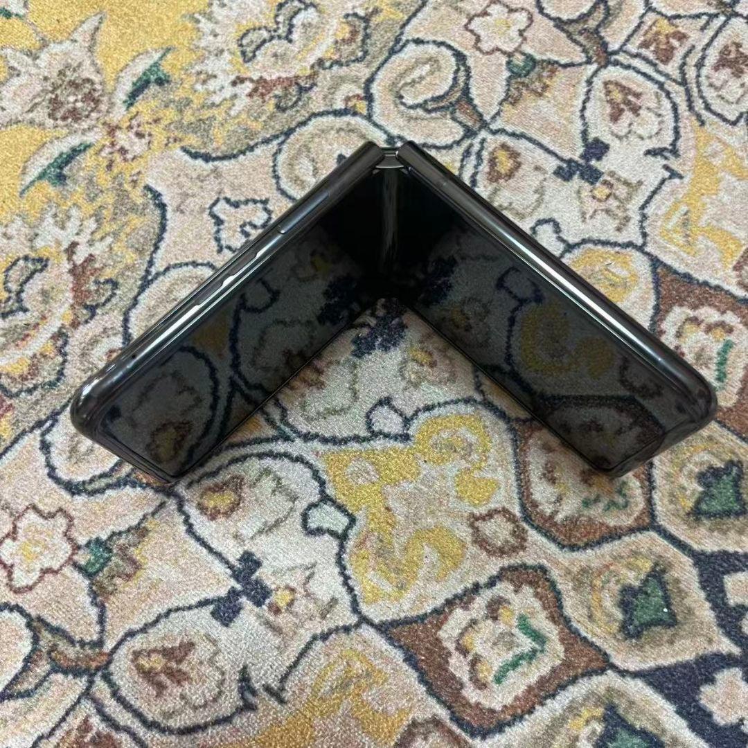 美品　モトローラmoto razr 40 Ultra　本体　ブラックSIMフリー