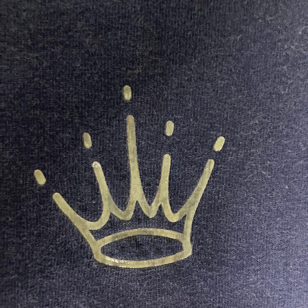 Stussy（ステューシー）のクラウンロゴ入りTシャツ