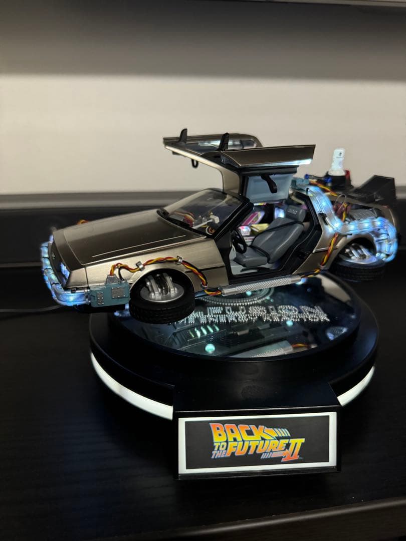 デロリアンバック・トゥ・ザ・フューチャー 1/20スケールキッズロジック