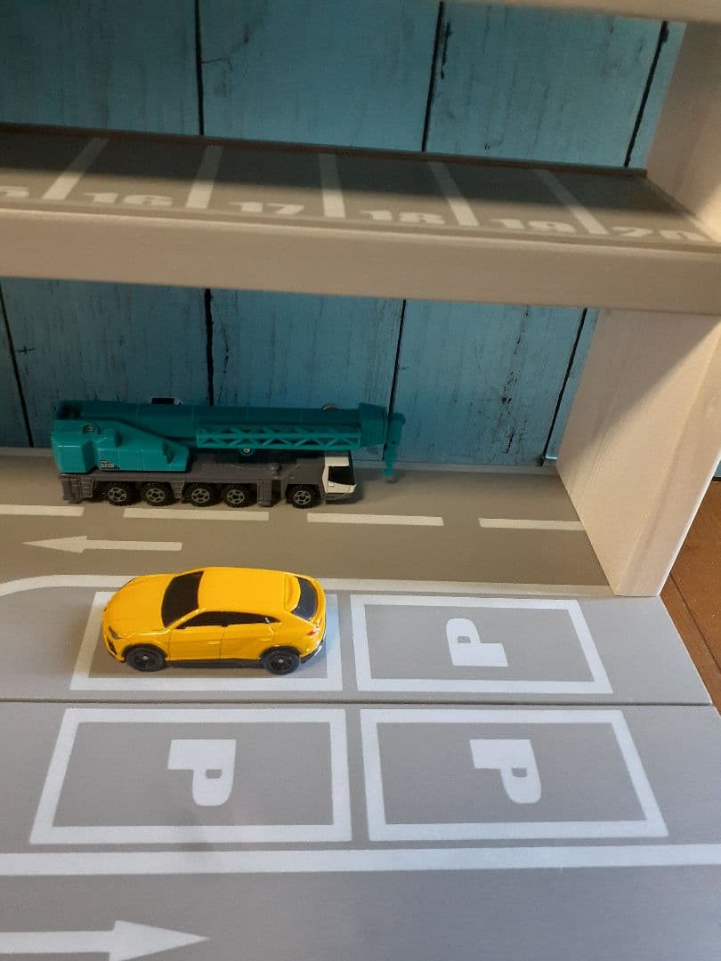 moon11段200台1枚板ヘリポート付ロータリー交差点付き