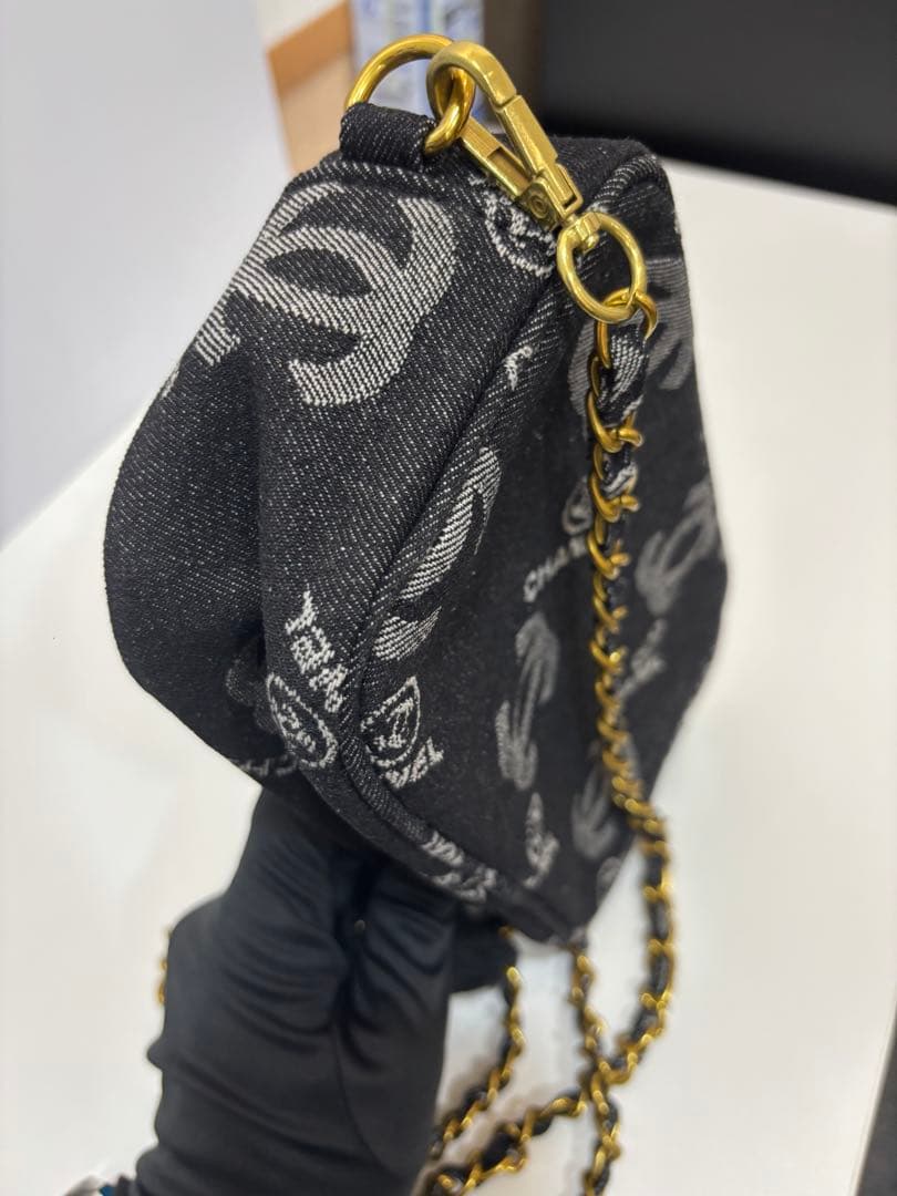 H*ぶ出品　シャネル　CHANEL デニムショルダーバッグ 未使用　ノベ