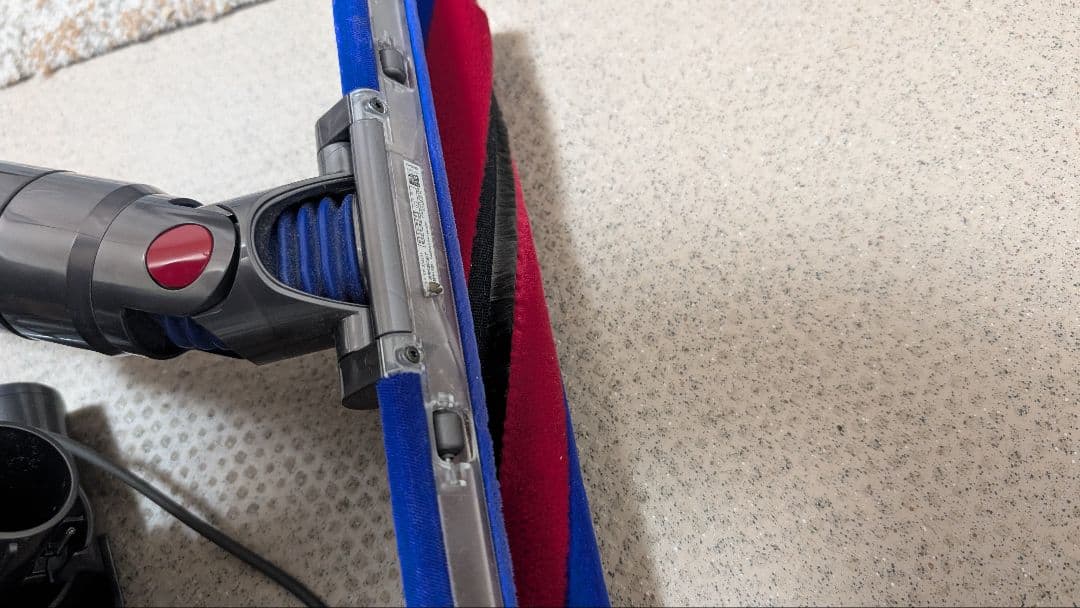 ダイソン Dyson V8 Slim Fluffy Extra掃除機 SV10K