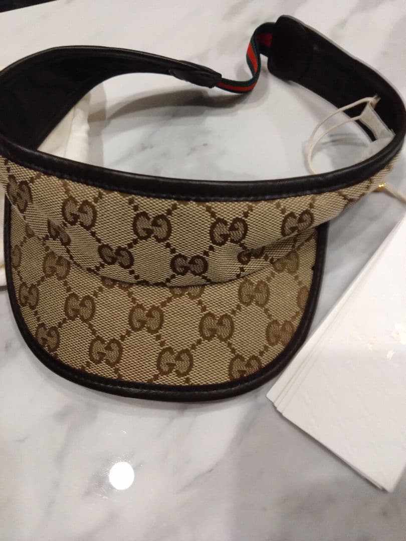 Gucci バイザー