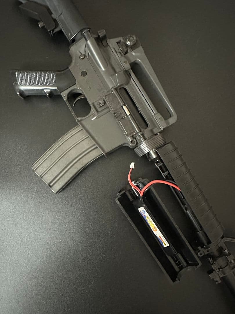 【アップグレード】マルイ M4A1 カービンLIPOバッテリー、充電器とバッグ