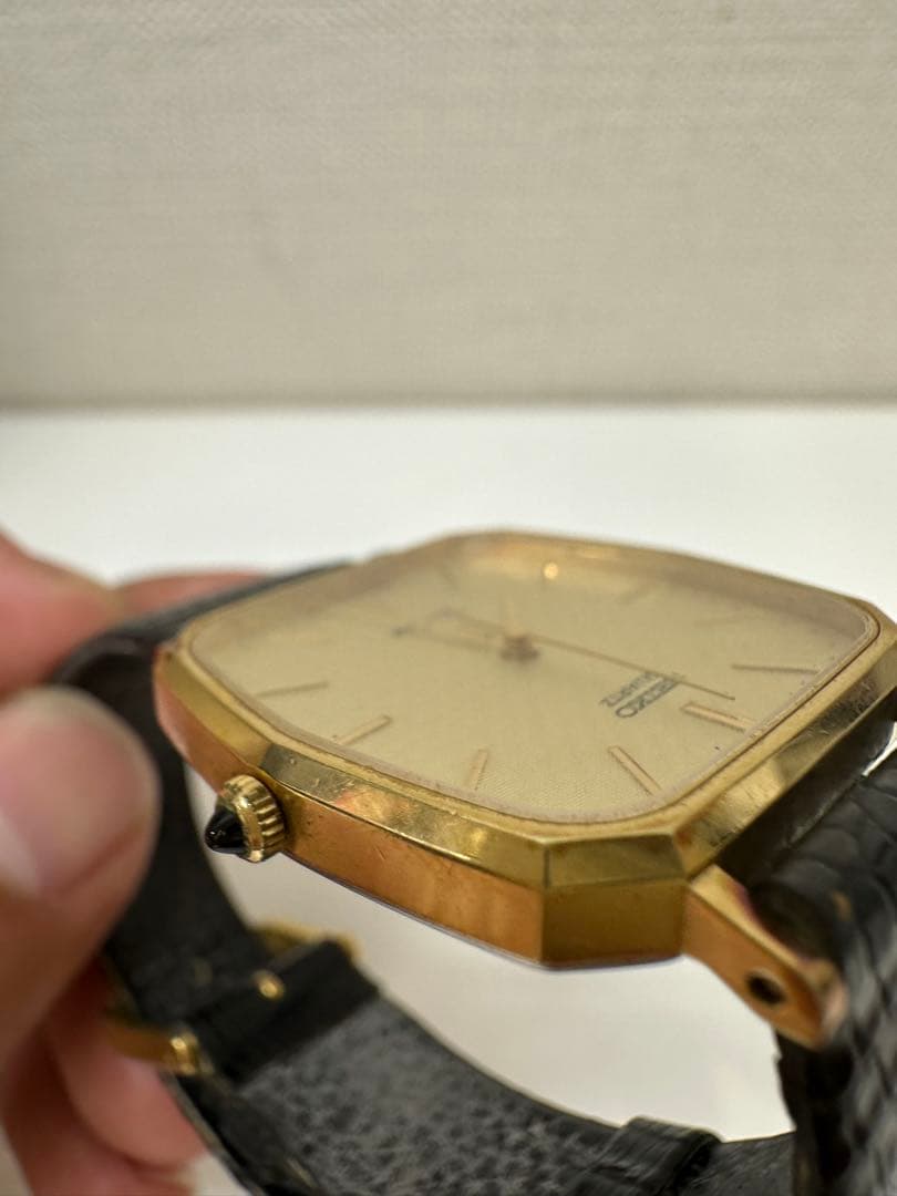 SEIKO Dolce クォーツ腕時計 ゴールド　稼働品！金時計！