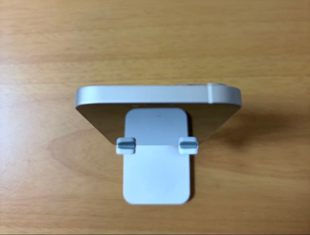 iPhone13 スターライト128GB docomo版 SIMロック解除