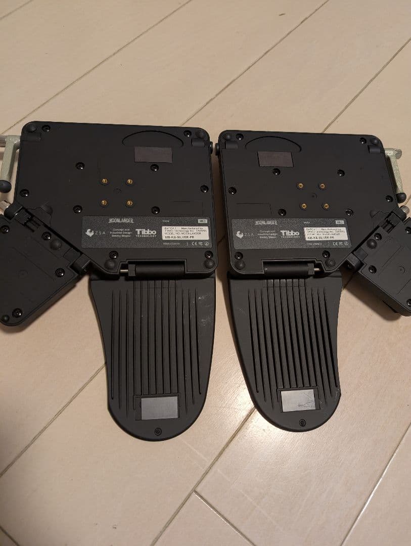 ZSA Moonlander Mark I 分割型プログラミングキーボード 銀軸