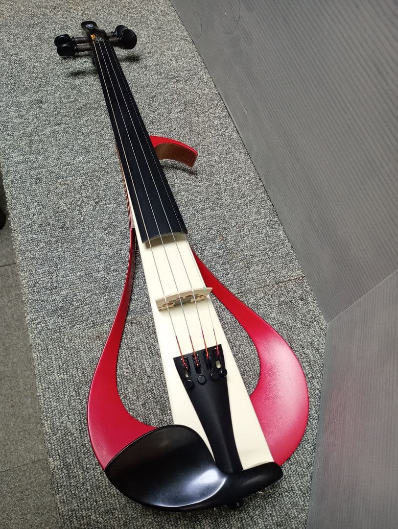 エレクトリックバイオリンYAMAHA YEV 104 サイレントバイオリン