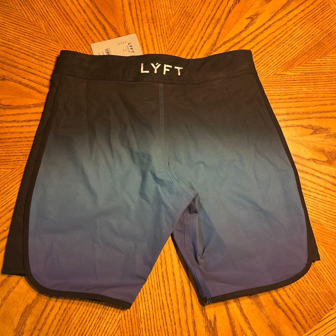 ✴︎LYFT✴︎新品未使用　サーフパンツM タグ付き 水着