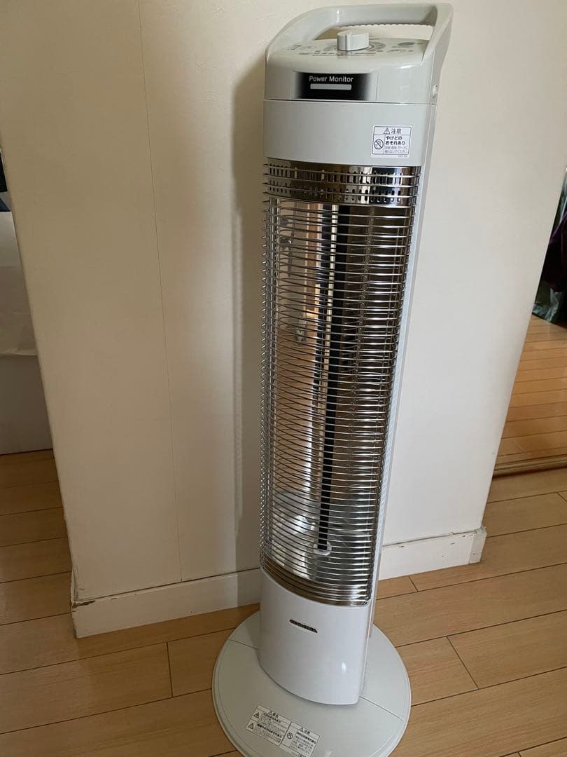 CORONAタワー型電気ヒーター ホワイト　コアヒートスリム遠赤外線電気ストーブ