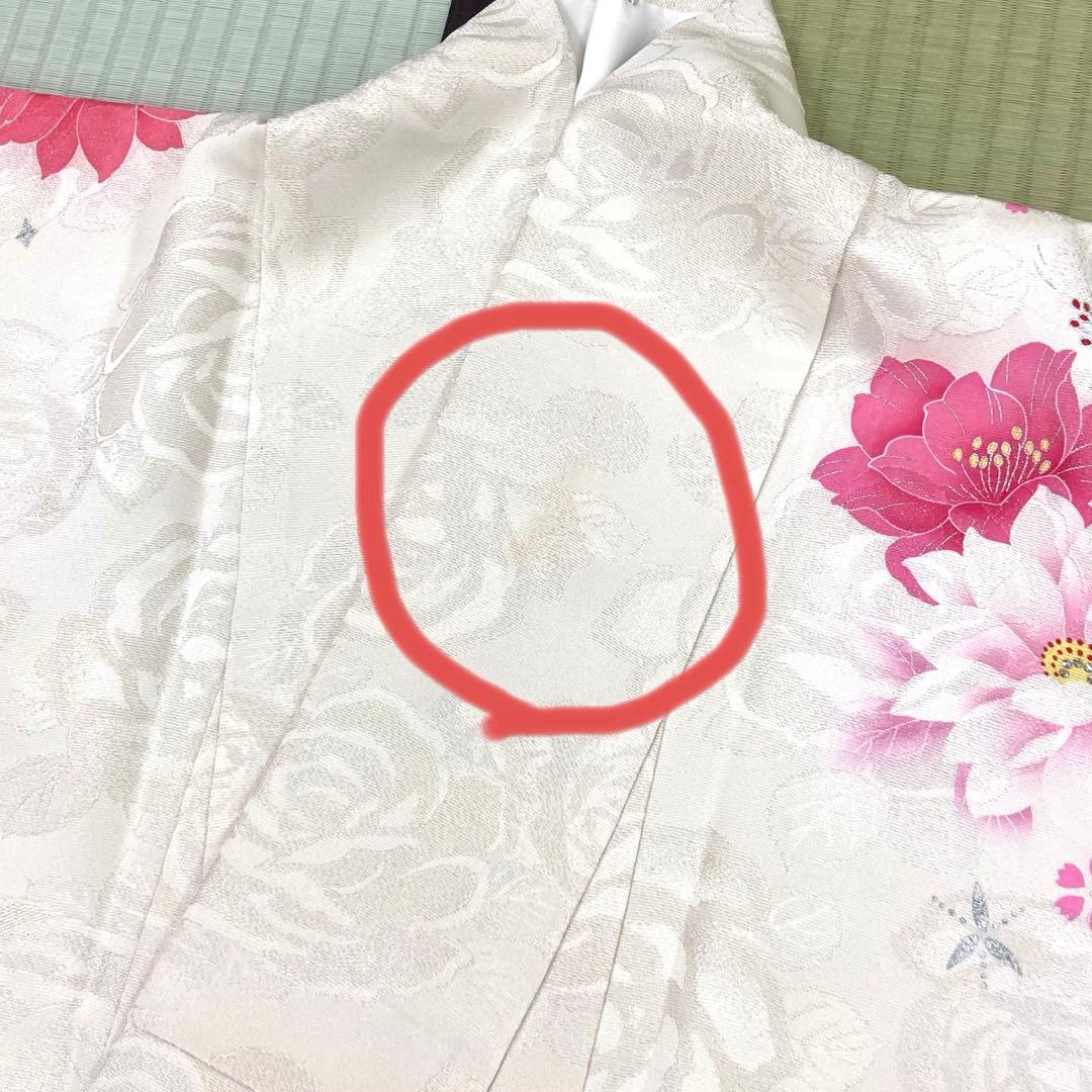 ☆中古品☆振袖　単品　正絹　白系花・蝶模様B級品汚れ有り振袖