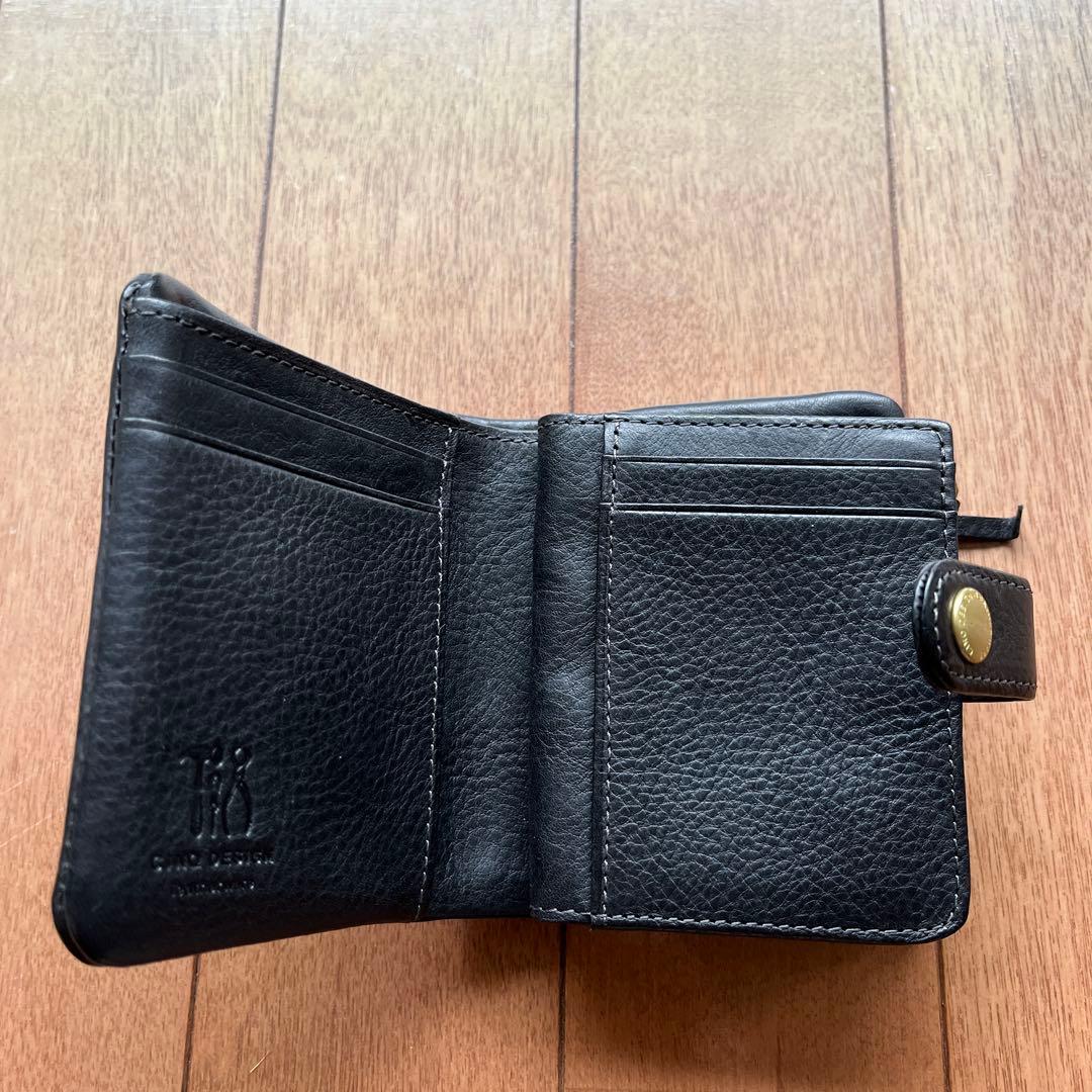 サンク　レザー製黒二つ折り財布