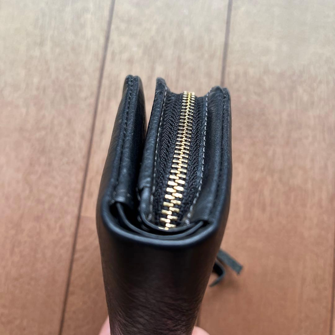 サンク　レザー製黒二つ折り財布