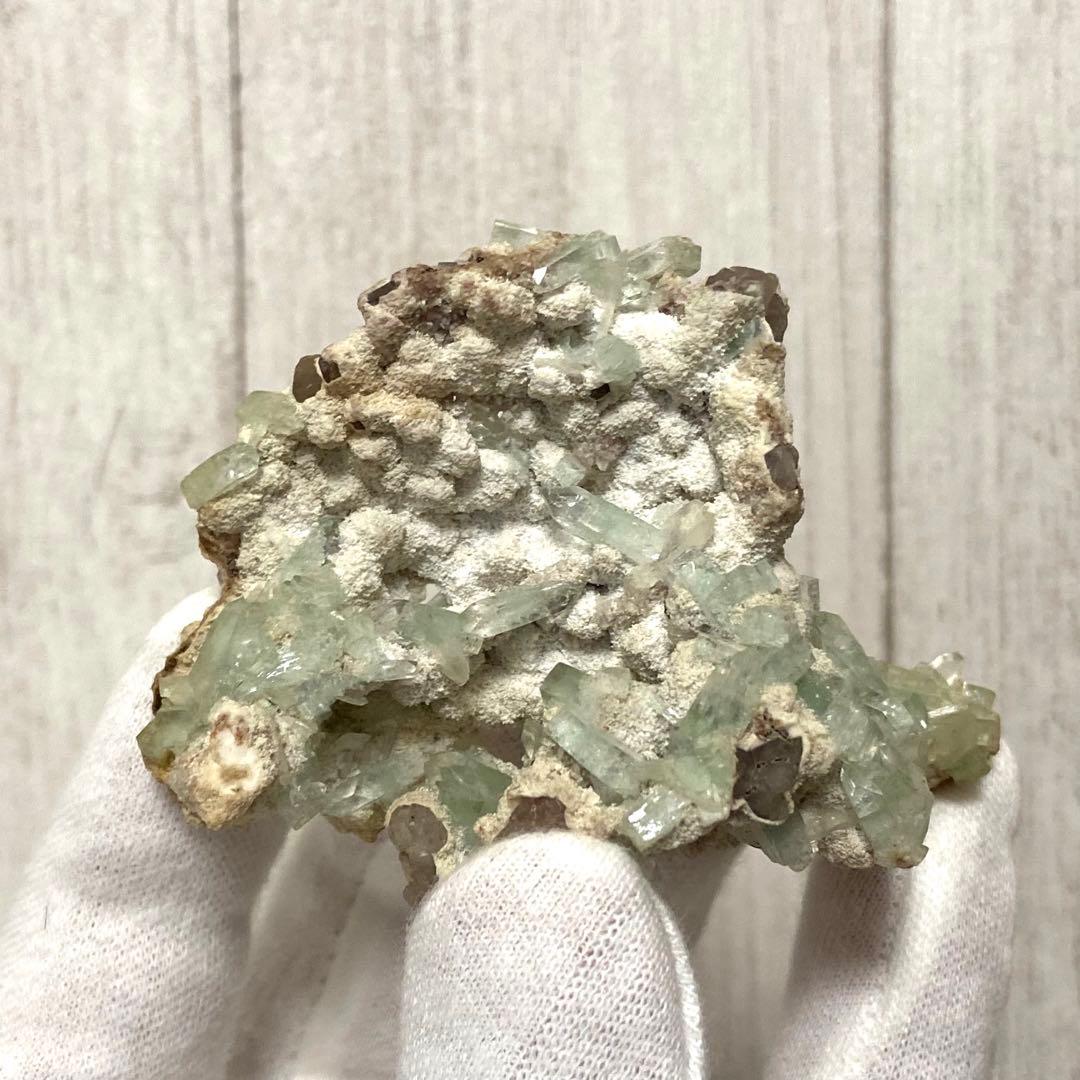 グリーンアポフィライト　魚眼石　鉱物標本　原石　天然石　ストーン　インド