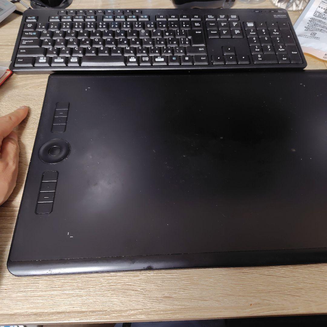 Wacom Cintiq DTK-2260K0D 本体