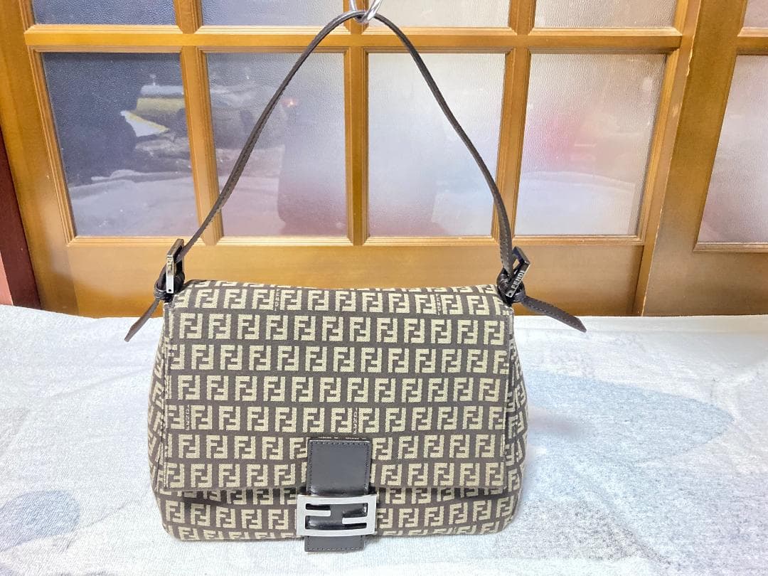 FENDI(フェンディ)マンマバケット ズッカ ショルダーバッグ 8BR001