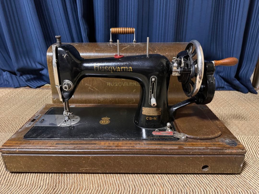 値下げ　アンティークミシン　Husqvarna スウェーデン製　ハスクバーナ