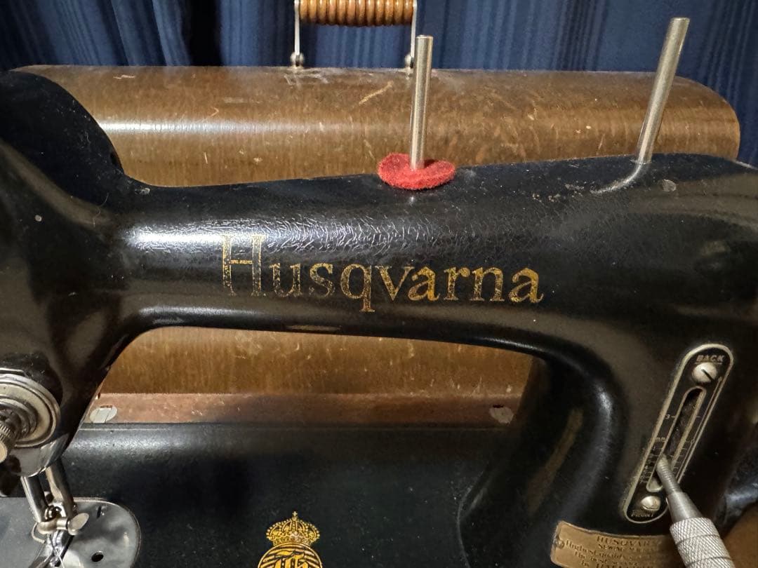 値下げ　アンティークミシン　Husqvarna スウェーデン製　ハスクバーナ
