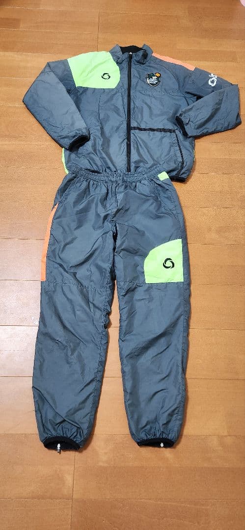 青森山田サッカー部エンブレム入りウインドブレーカー