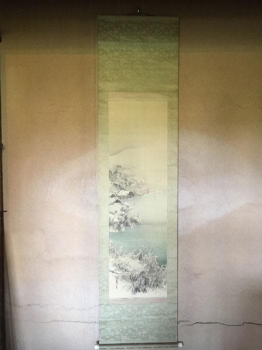 掛軸 湖畔雪景 絹本 銘あり 共箱 中古 古物 19.08.03-2.