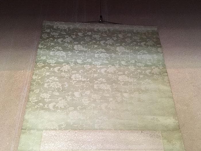 掛軸 湖畔雪景 絹本 銘あり 共箱 中古 古物 19.08.03-2.