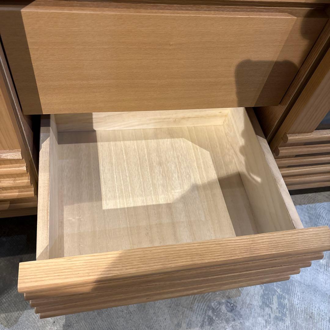 木製スリットデザインキャビネット