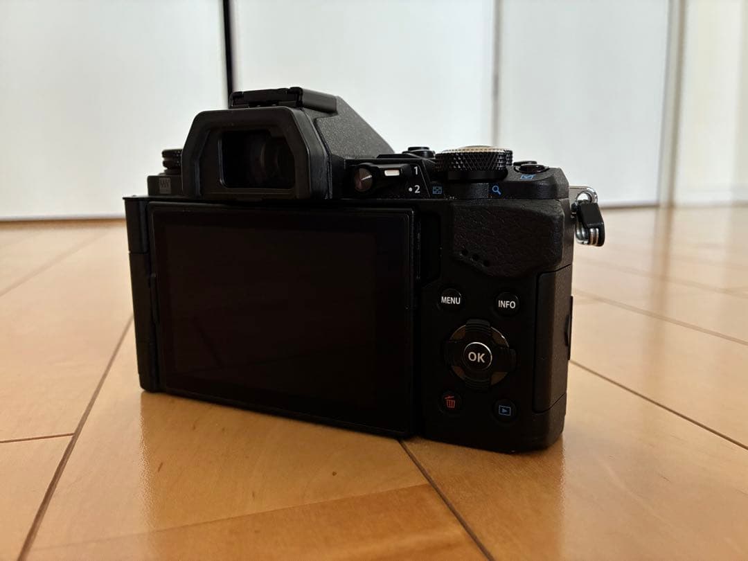 ポ*ン様 【ジャンク品】OLYMPUS OM-D E-M5 MarkII レンズ