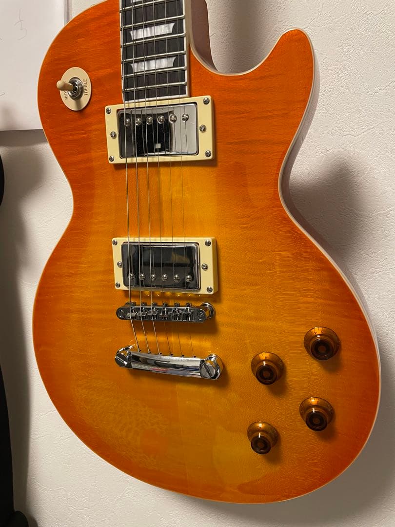 中華製レスポールオレンジ 控え目な虎杢 ロゴはUSメーカーのものに見えます