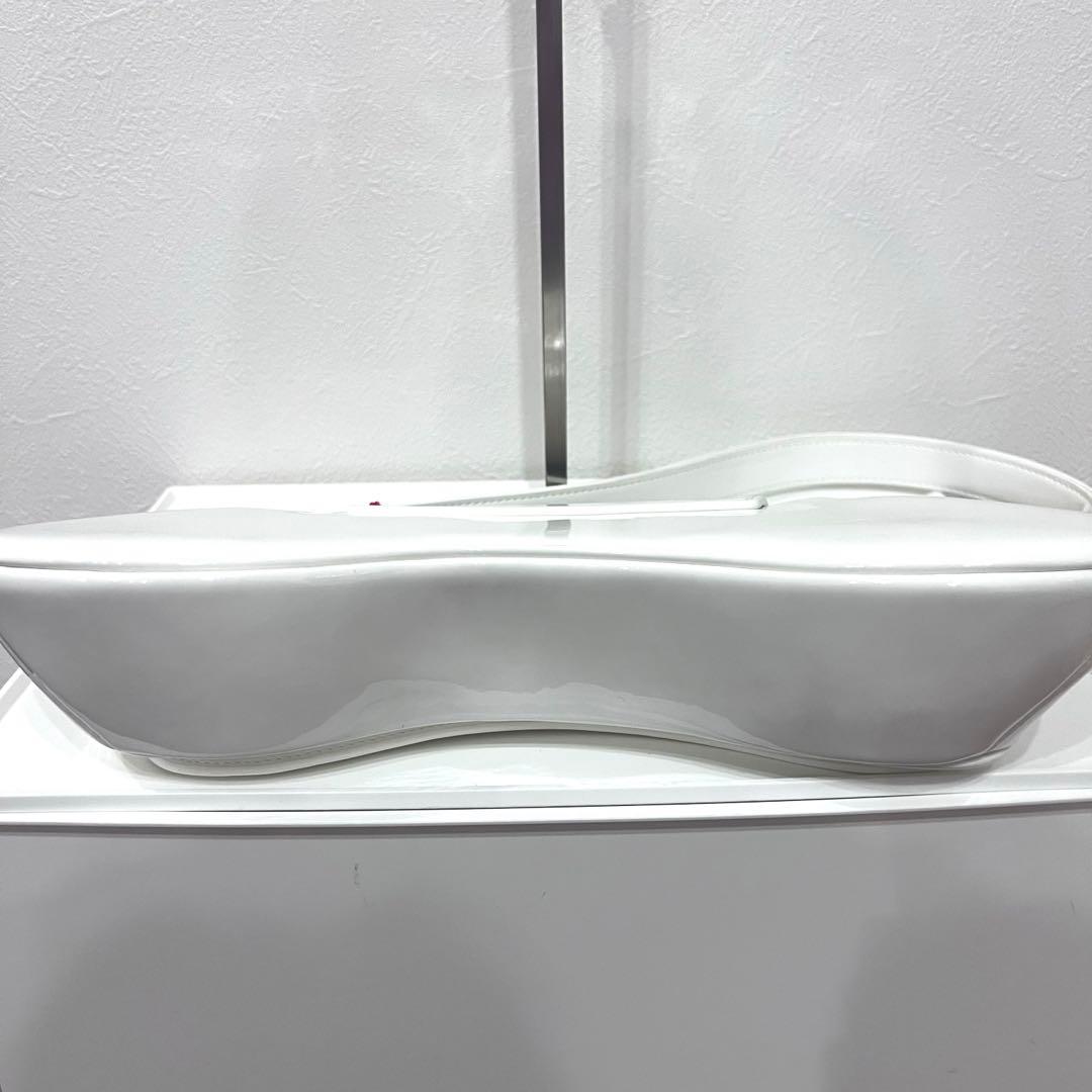 タグ付未使用品✨DIESEL ロゴ金具 エナメル調 ショルダーバッグ 白