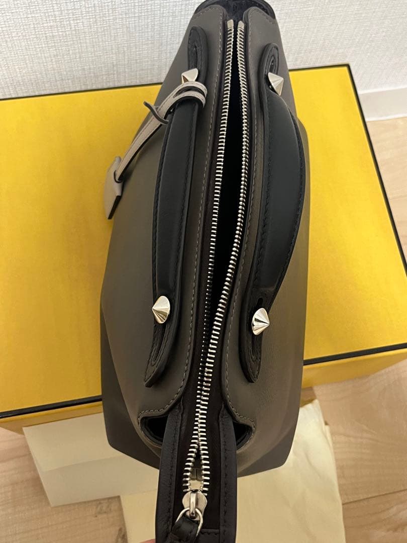 FENDI フェンディ　バイザウェイ　ダークグレー　ミディアム
