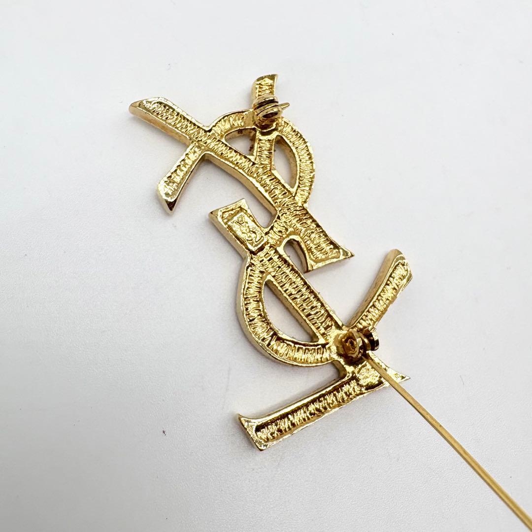【極美品 】イヴサンローラン ブローチ カサンドラ ロゴ YSL ゴールド 人気