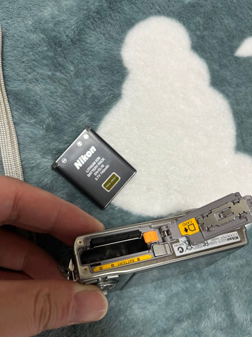 Nikon ニコン coolpix クールピクス S600