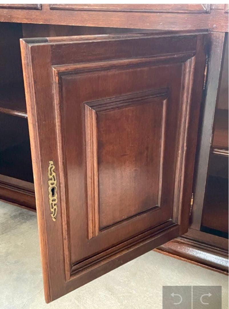 イギリス製　丸脚　高級　サイドボード　　キャビネット