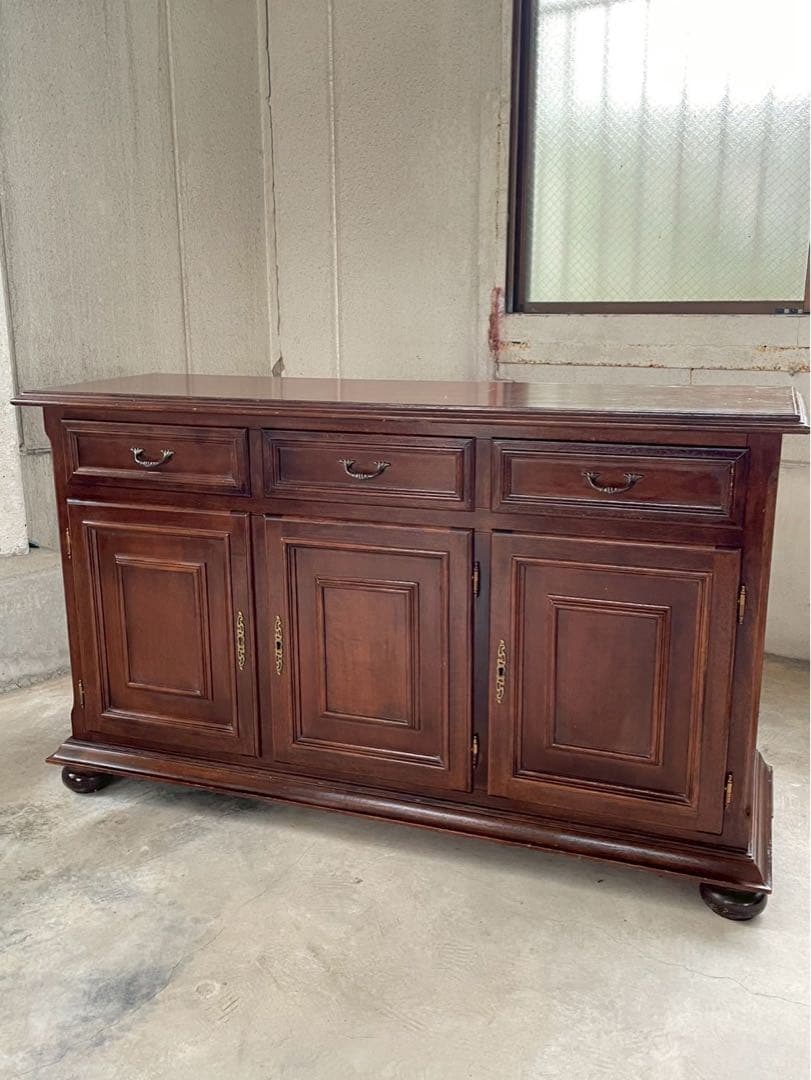 イギリス製　丸脚　高級　サイドボード　　キャビネット